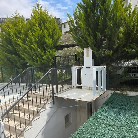 Sevinc Akasya House *